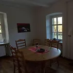 Lägenhet Wohlfuehlwohnung Im Gruenen Auf Pferdehof