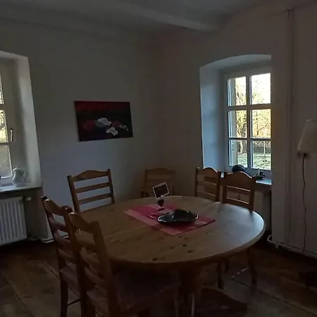 Daire Wohlfuehlwohnung Im Gruenen Auf Pferdehof